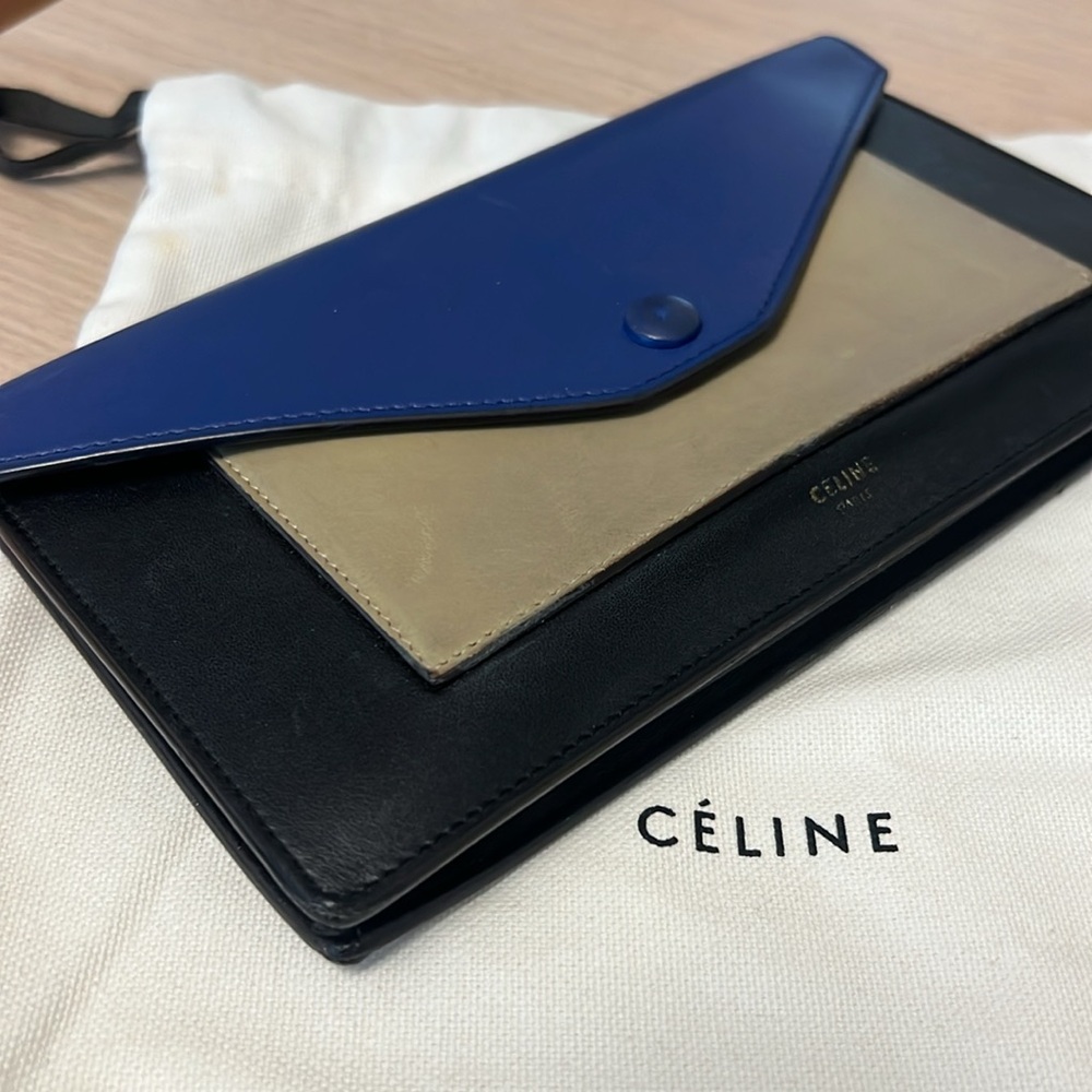 Céline Blue and Beige Leather Clutch - Picture 4 of 9